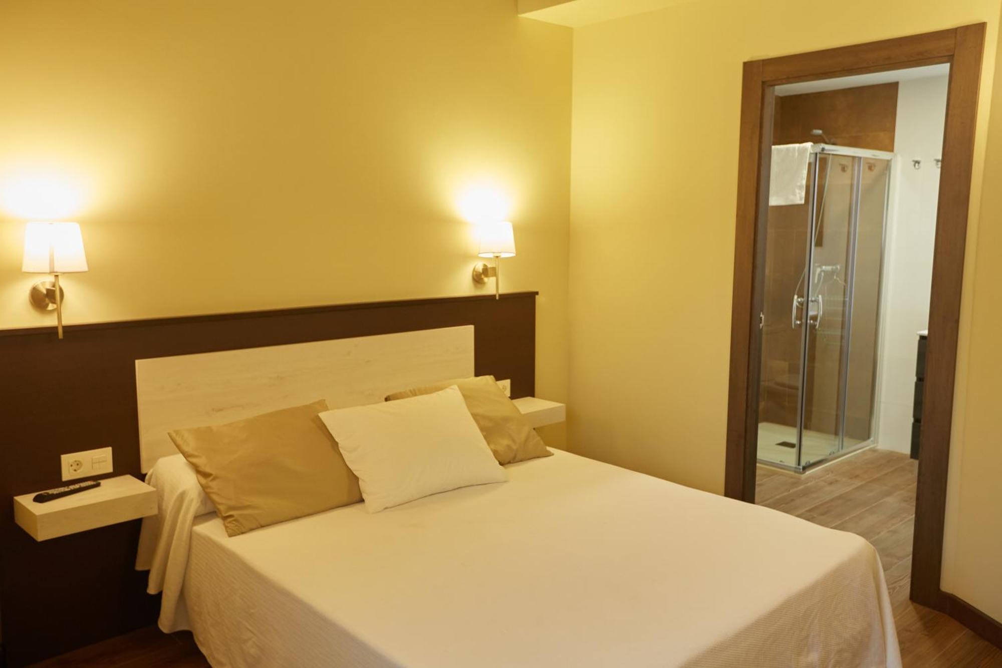Apartamentos Rurales Casa La Piedra Collía المظهر الخارجي الصورة