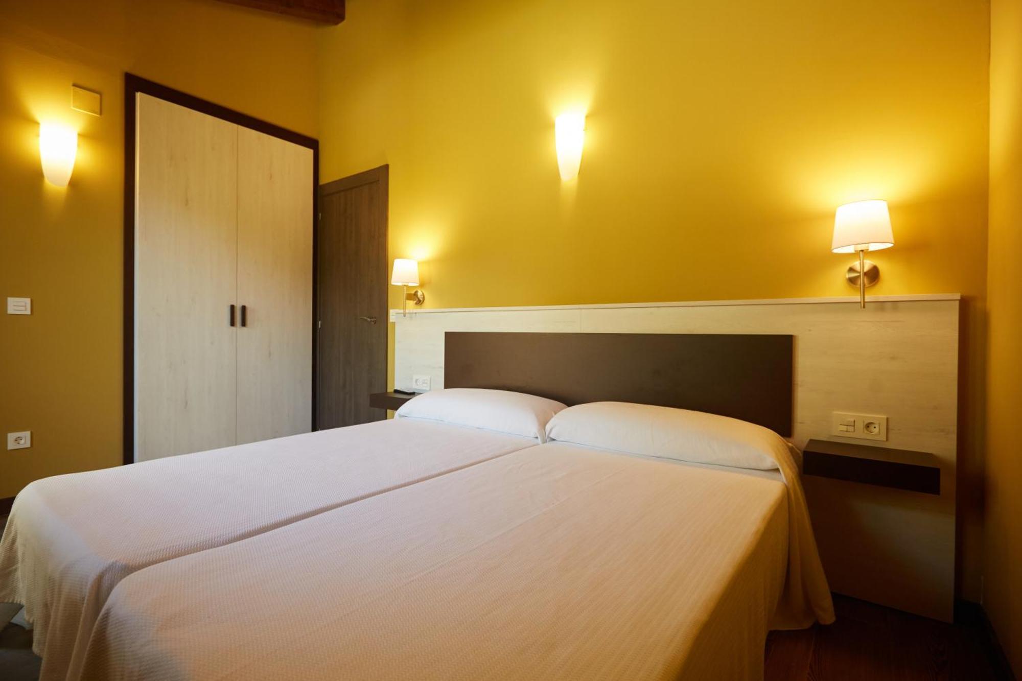 Apartamentos Rurales Casa La Piedra Collía المظهر الخارجي الصورة