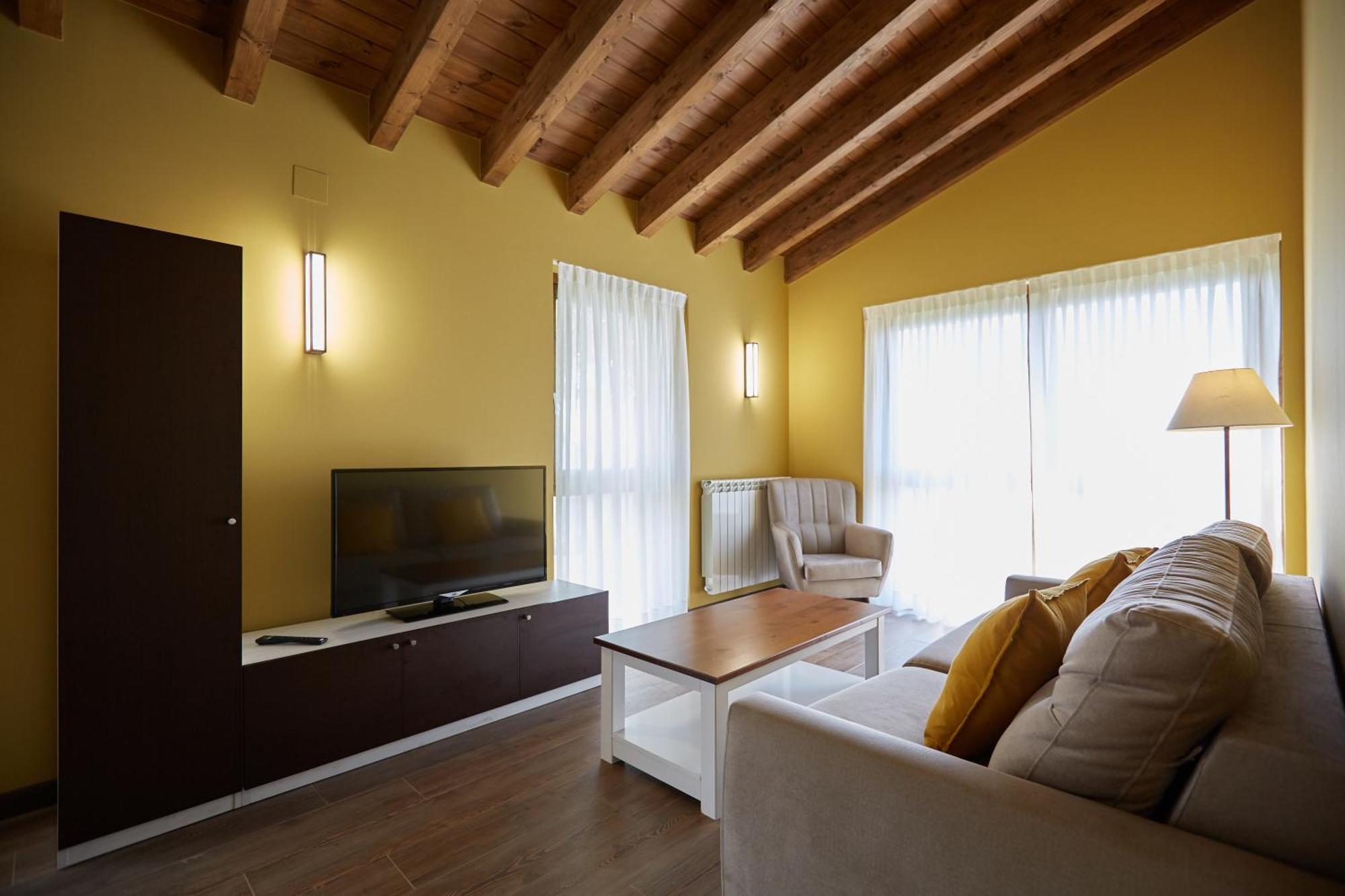 Apartamentos Rurales Casa La Piedra Collía المظهر الخارجي الصورة