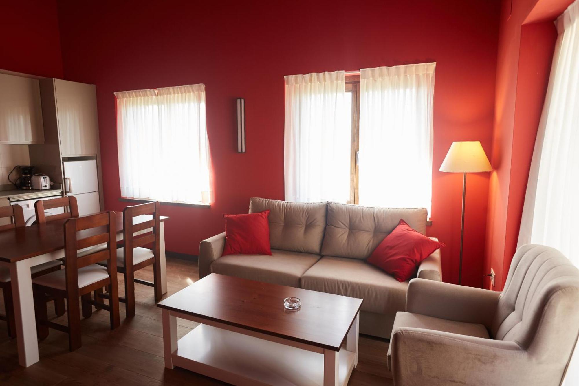 Apartamentos Rurales Casa La Piedra Collía المظهر الخارجي الصورة