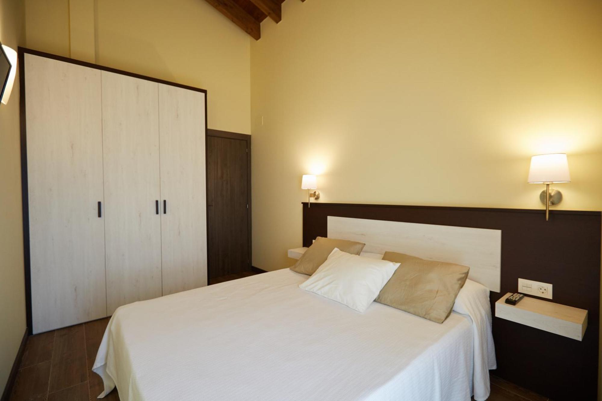 Apartamentos Rurales Casa La Piedra Collía المظهر الخارجي الصورة