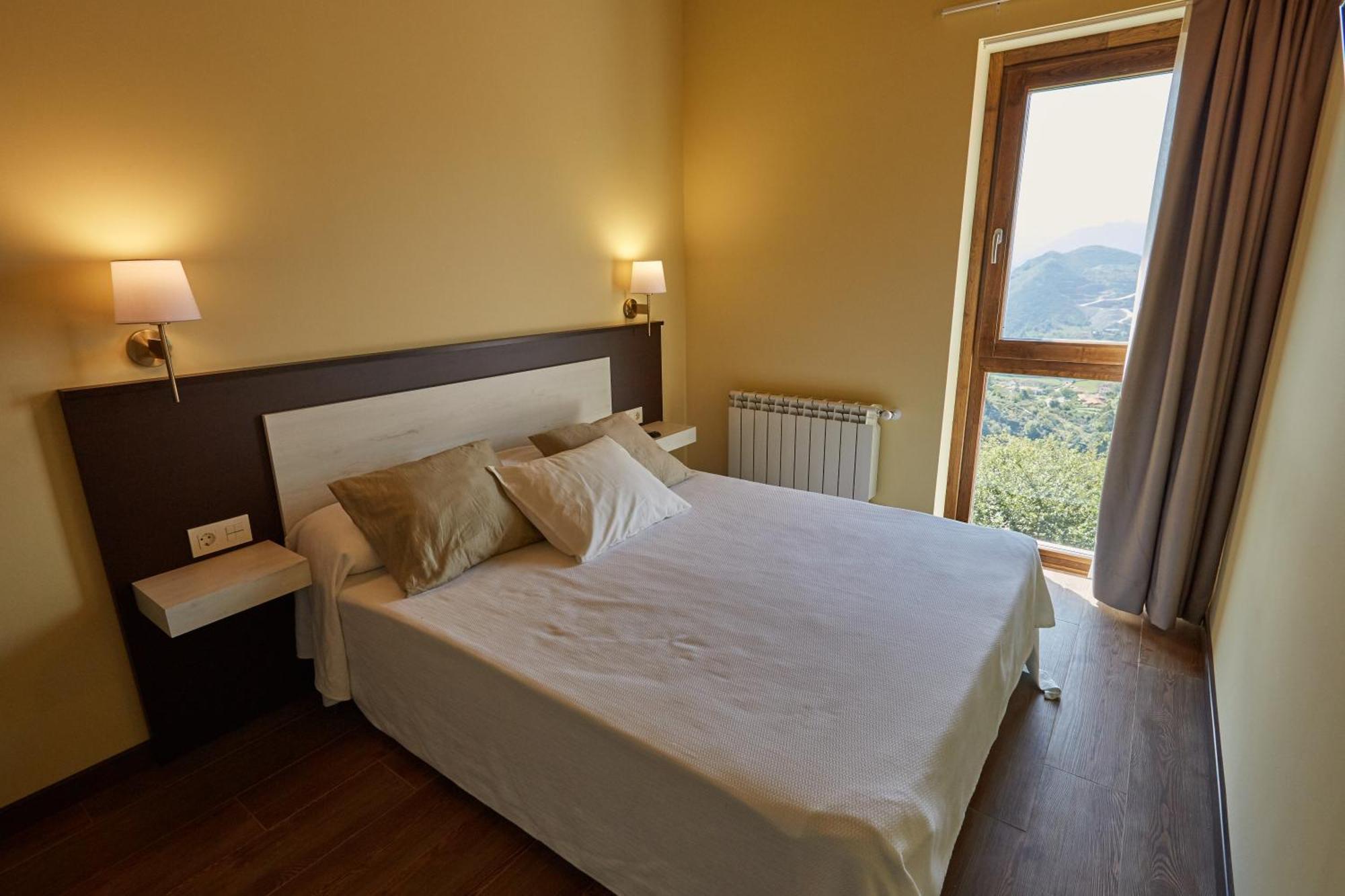 Apartamentos Rurales Casa La Piedra Collía المظهر الخارجي الصورة