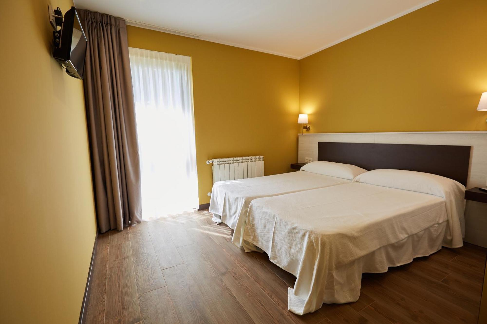 Apartamentos Rurales Casa La Piedra Collía المظهر الخارجي الصورة